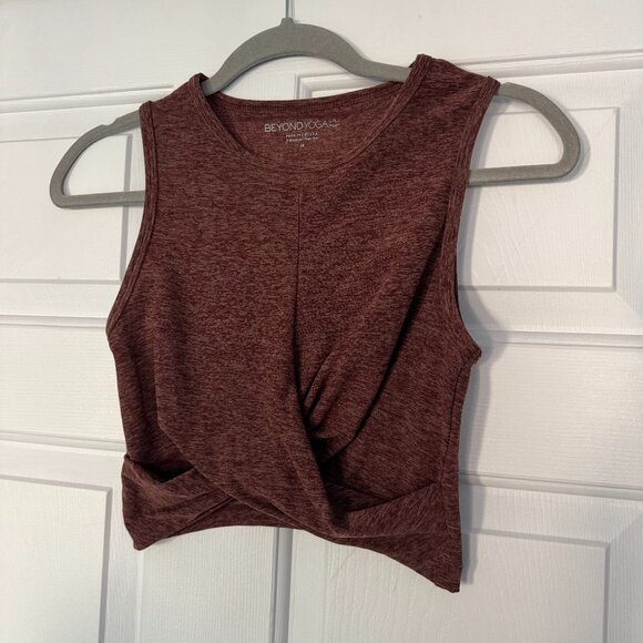 NWOT Beyond Yoga Featherweight Center Stage Cropped Tank - Picture 1 of 3